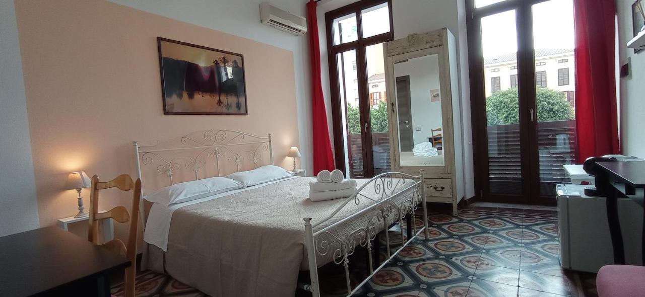 كالياري Onlyrooms III - Piazza Jenne المظهر الخارجي الصورة