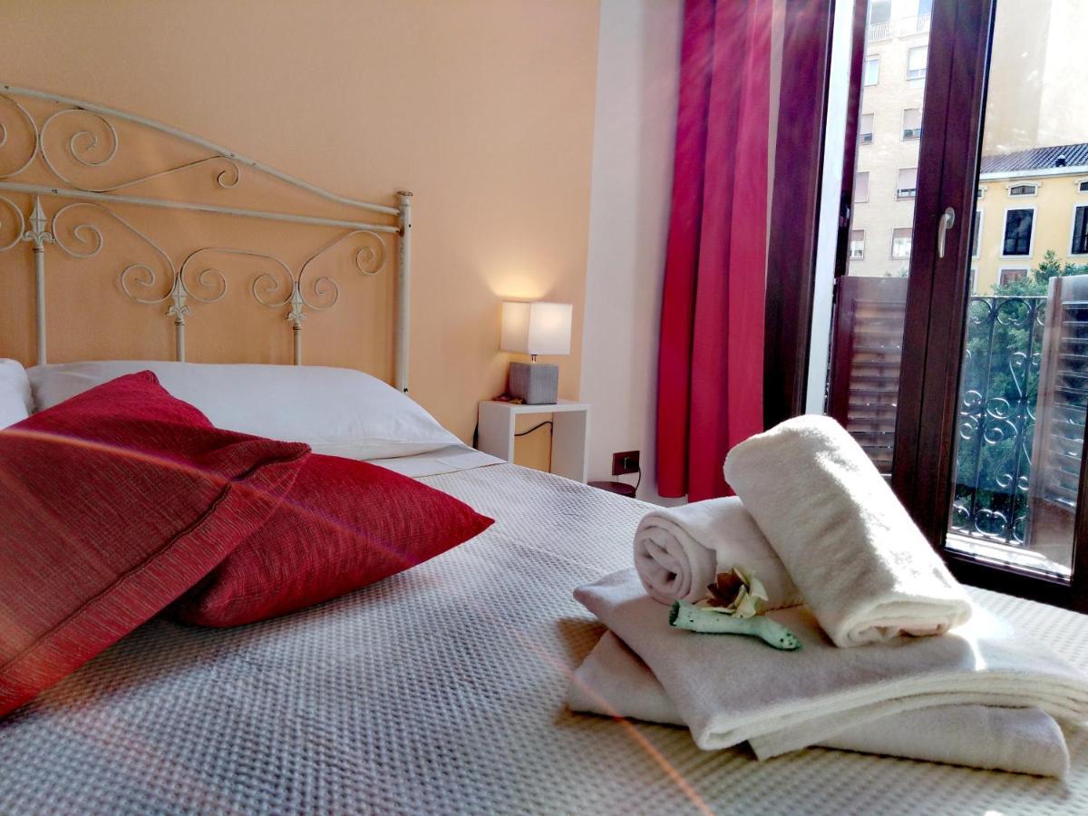 كالياري Onlyrooms III - Piazza Jenne المظهر الخارجي الصورة